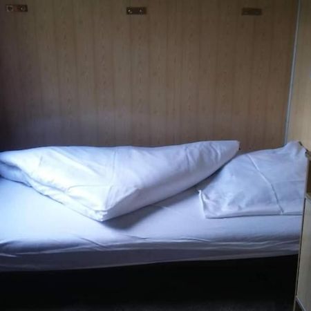 Wagony Sypialne W Muzeum Kolejnictwa Hotell Jaworzyna Slaska Eksteriør bilde